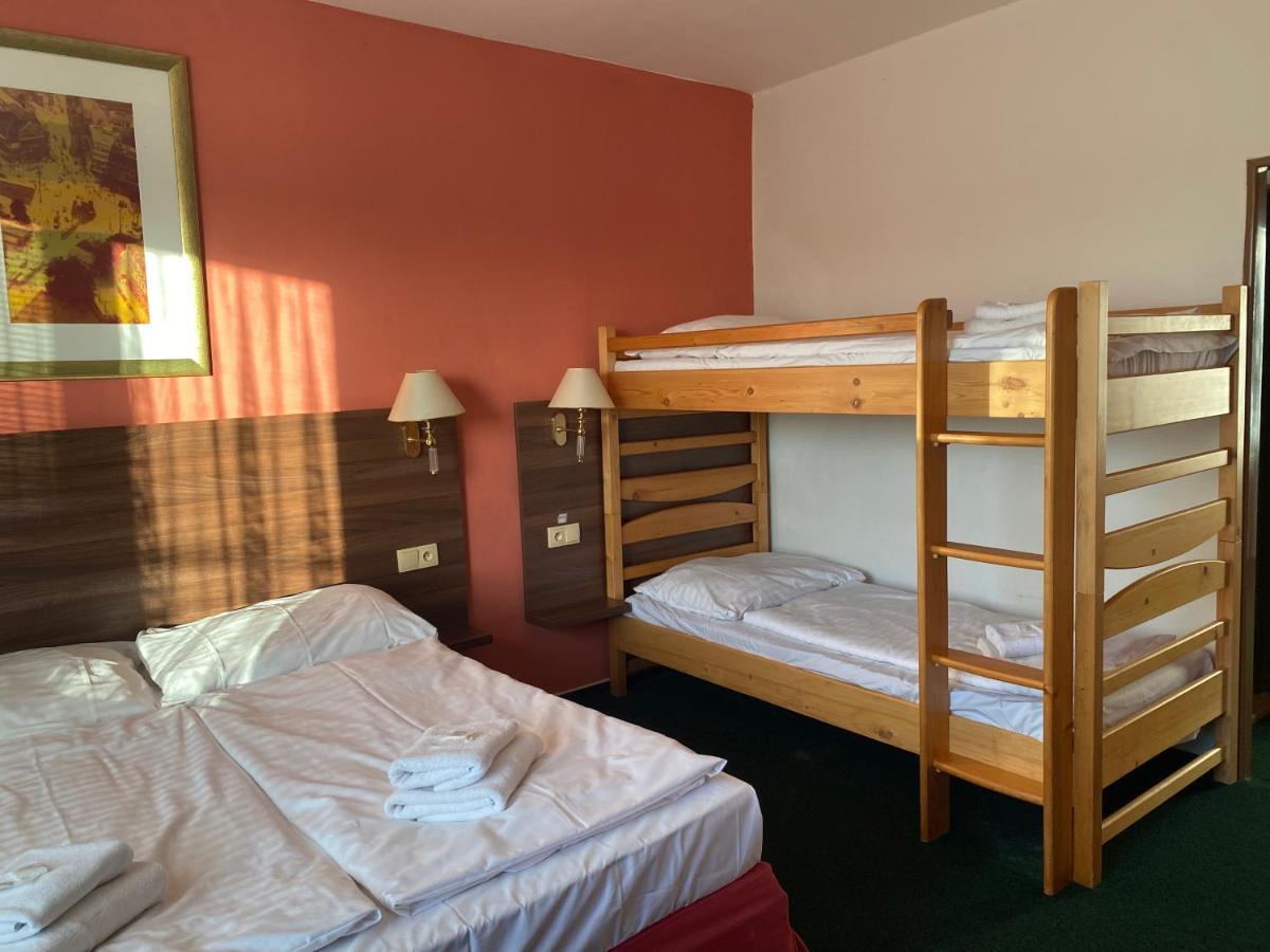 Hotel Formanka Hustopeče Eksteriør billede